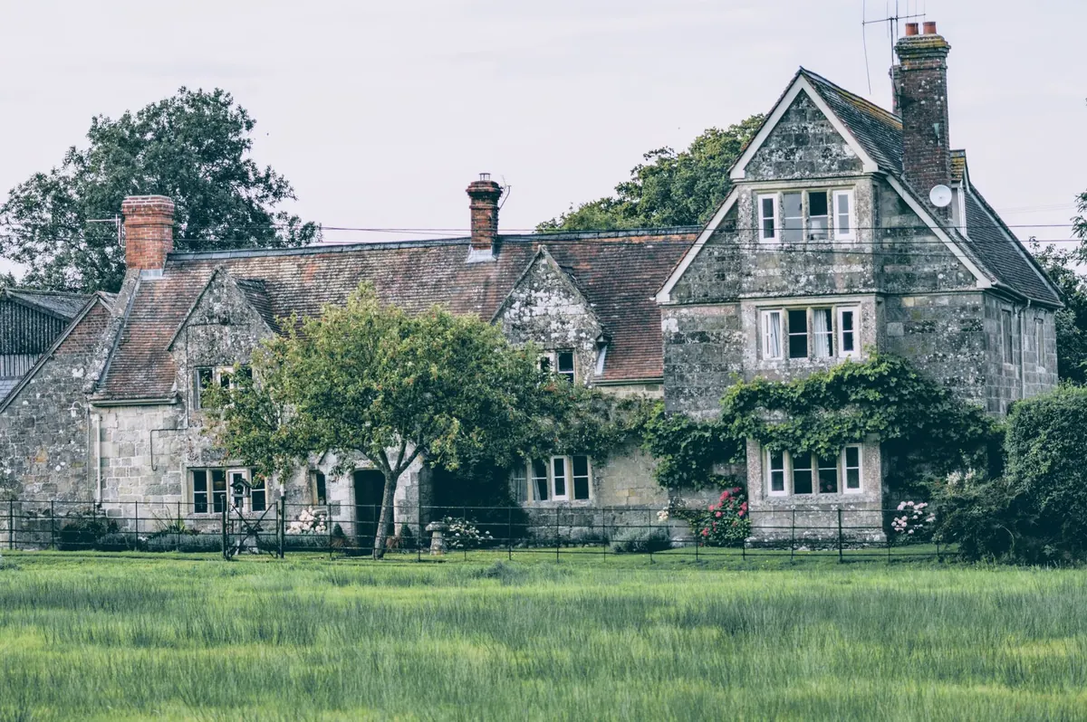 Common Mistakes to Avoid When Booking a Last-Minute UK Cottage